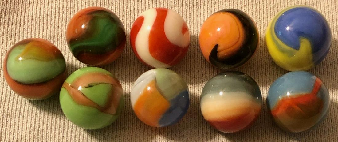 LOT 9 VINTAGE / ANTIQUE GLASS MARBLES (1 of 6)