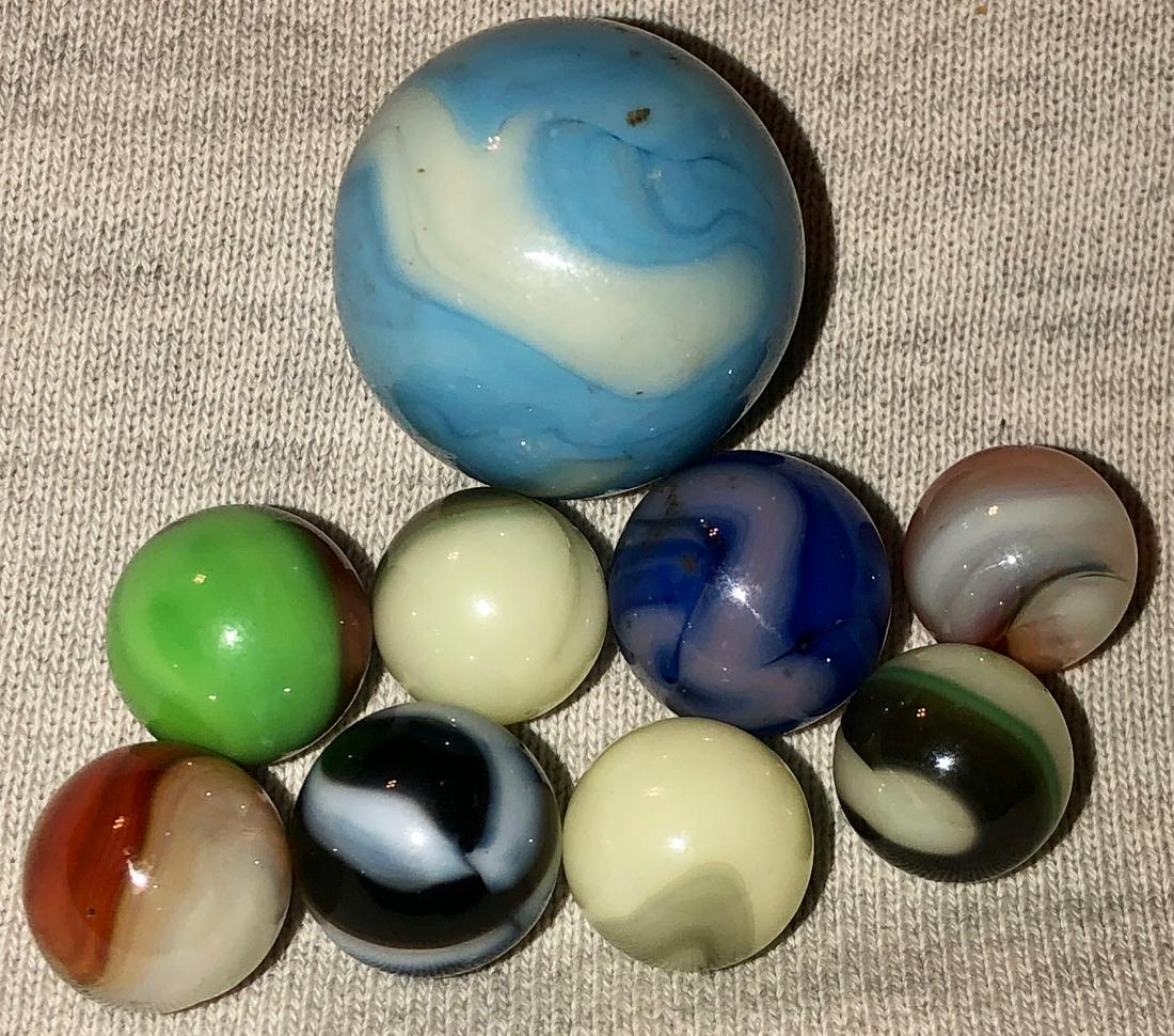 LOT 9 VINTAGE / ANTIQUE GLASS MARBLES (1 of 11)