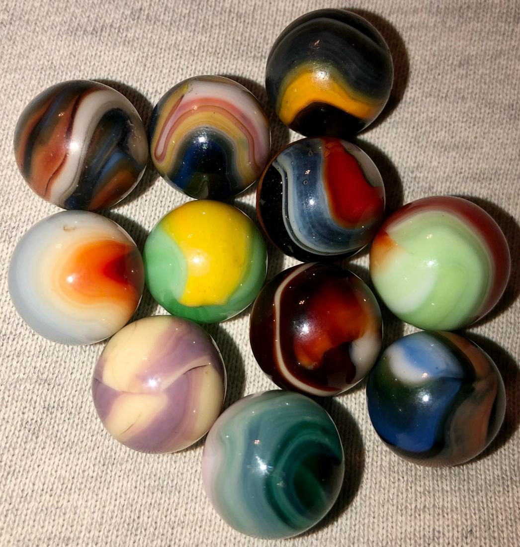 Lot 11 Vintage / Antique Glass Marbles