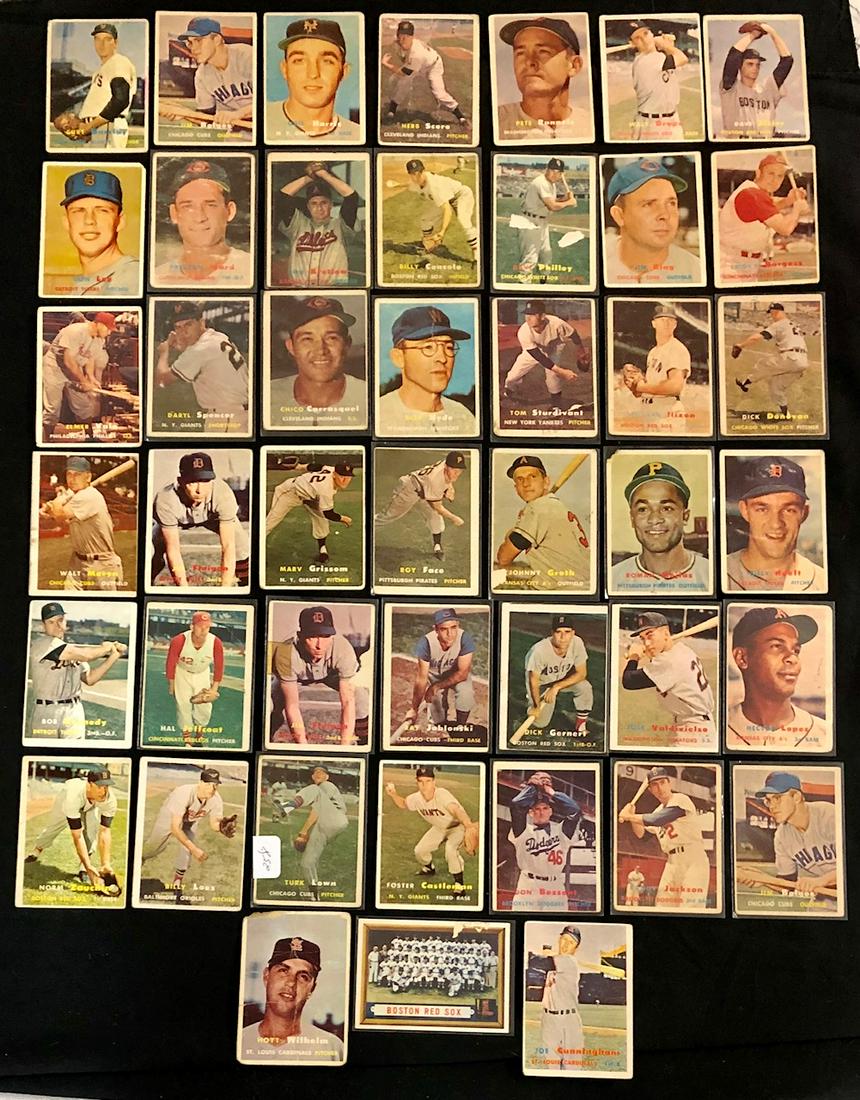 LOT 45 TOPPS 1957 BASEBALL CARDS (1 of 4)