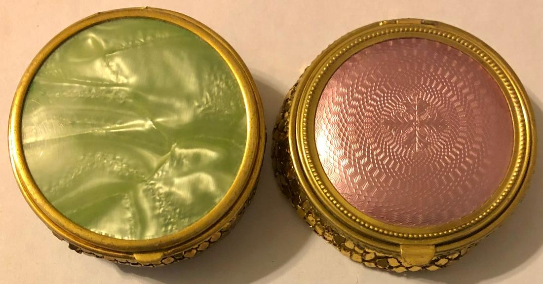 LOT 2 ART DECO COMPACTS W/ GOLD MESH BOTTOMS: LOT 2 ART DECO COMPACTS W/ GOLD MESH BOTTOMS - INCLUDING ONE WITH PINK GUILLOCHE TOP
