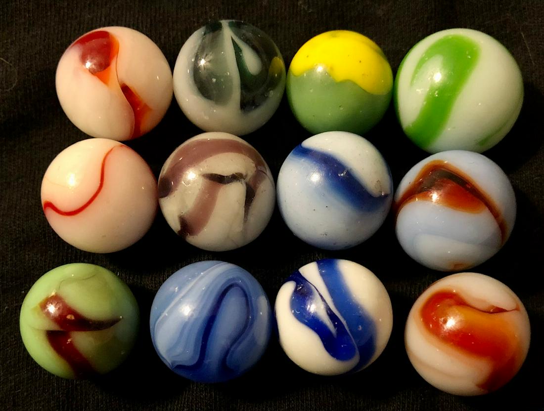 LOT 12 VINTAGE / ANTIQUE GLASS MARBLES: LOT 12 VINTAGE / ANTIQUE GLASS MARBLES - VARIOUS COLORS AND TYPES - AKRO AGATE, SLAG, ALLEY AGATE, CHRISTENSEN, PELTIER, ETC. - 1/2" - 19/32"