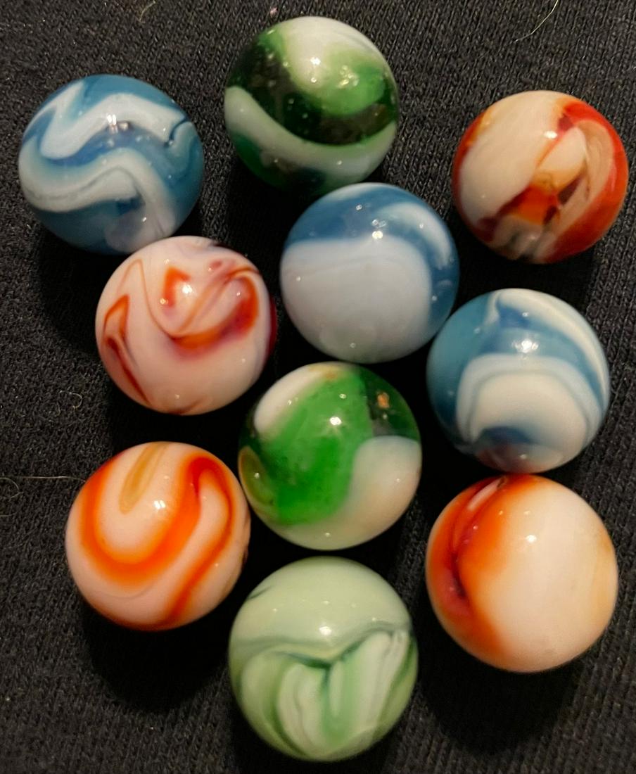LOT 10 VINTAGE / ANTIQUE GLASS MARBLES: LOT 10 VINTAGE / ANTIQUE GLASS MARBLES - VARIOUS COLORS AND TYPES - AKRO AGATE, SLAG, ALLEY AGATE, CHRISTENSEN, PELTIER, ETC. - 1/2" - 17/32"