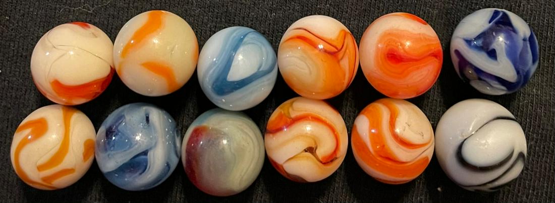 LOT 12 VINTAGE / ANTIQUE GLASS MARBLES: LOT 12 VINTAGE / ANTIQUE GLASS MARBLES - VARIOUS COLORS AND TYPES - AVENTURINE, AKRO AGATE, SLAG, ALLEY AGATE, CHRISTENSEN, PELTIER, ETC. - 1/2" - 9/16"