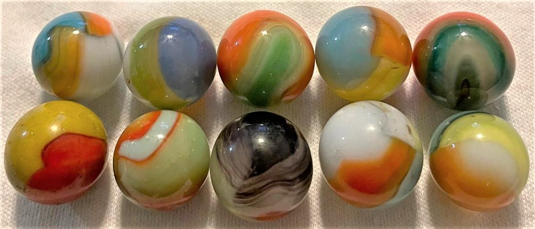 LOT 10 VINTAGE / ANTIQUE GLASS MARBLES: LOT 10 VINTAGE / ANTIQUE GLASS MARBLES - VARIOUS COLORS AND TYPES - AVENTURINE, AKRO AGATE, SLAG, ALLEY AGATE, CHRISTENSEN, PELTIER, ETC. - 1/2" - 19/16"
