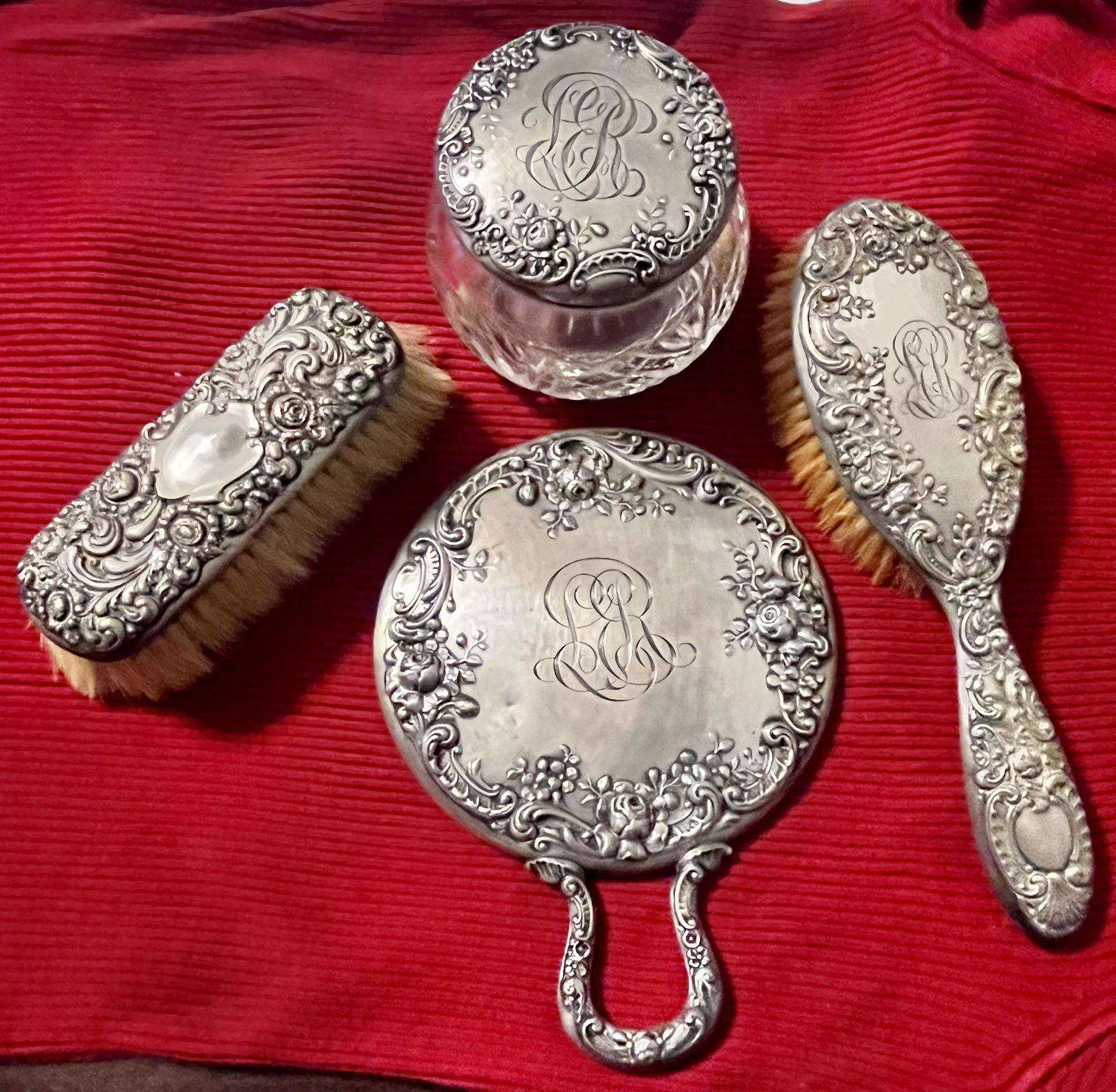 4 PC. GORHAM VICTORIAN STERLING SILVER DRESSER SET (1 of 19)