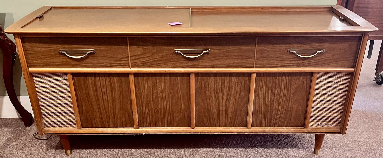 MCM - MID CENTURY MODERN STEREO / TURN TABLE CABINET (1 of 7)