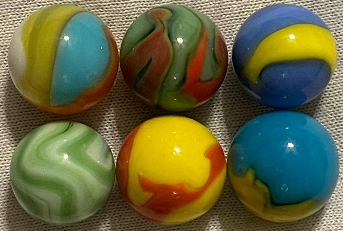 LOT 6 VINTAGE GLASS MARBLES: LOT 6 VINTAGE GLASS MARBLES - GOOD OVERALLCONDITION