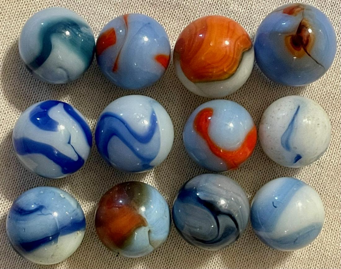 LOT 12 VINTAGE GLASS MARBLES: LOT 12 VINTAGE GLASS MARBLES - GOOD OVERALL CONDITION