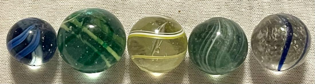 LOT 5 ANTIQUE GLASS SWIRL MARBLES: LOT 5 ANTIQUE GLASS SWIRL MARBLES - GOOD OVERAL CONDITION