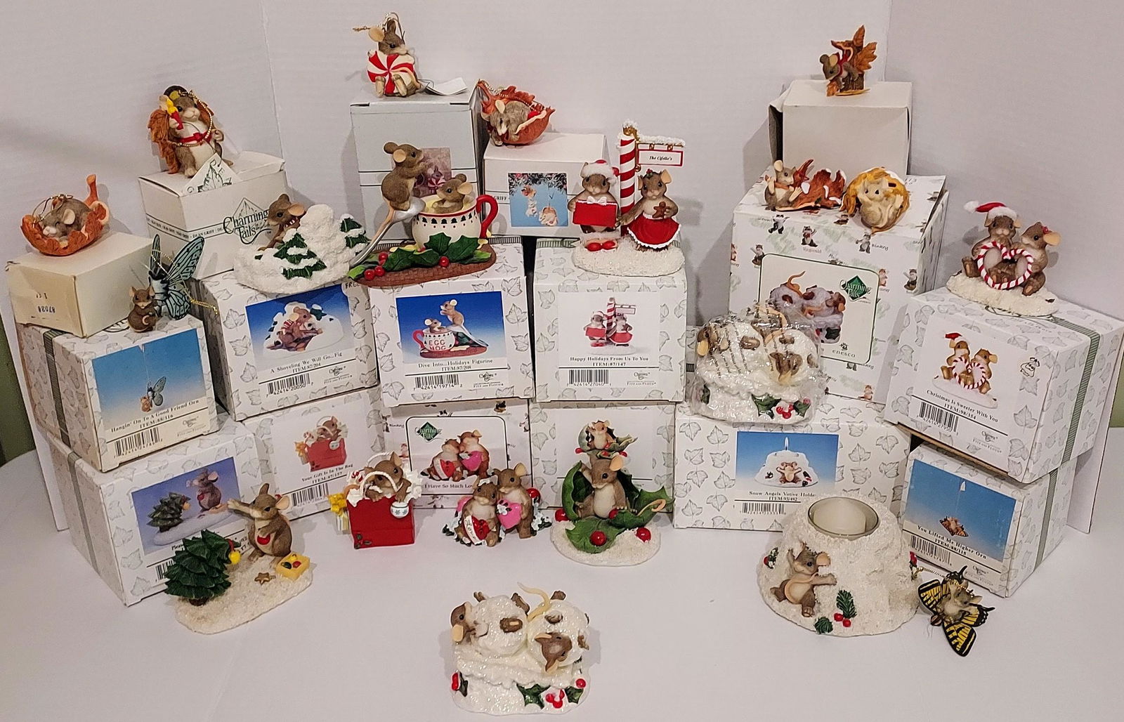 LOT 20 "CHARMING TAILS" FIGURES IN BOXES (1 of 15)