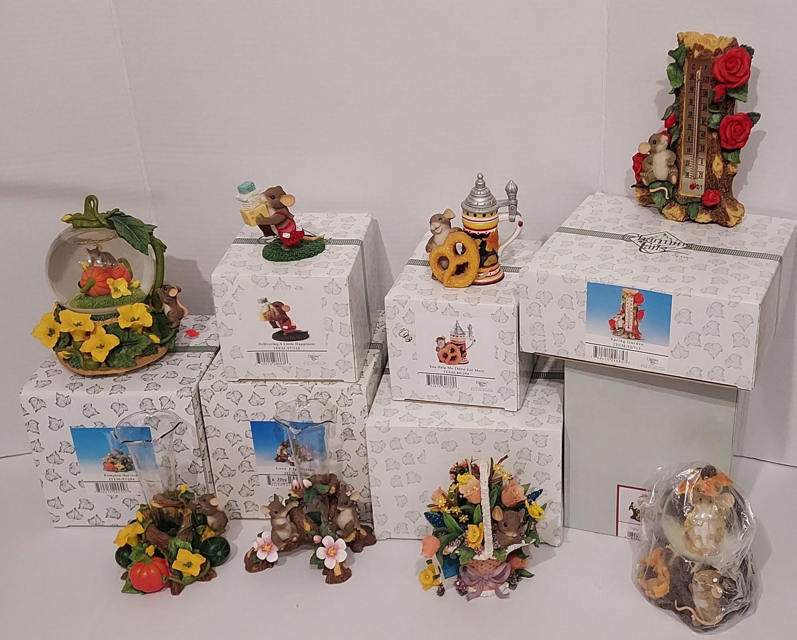 LOT 8 "CHARMING TAILS" FIGURES IN BOXES (1 of 11)