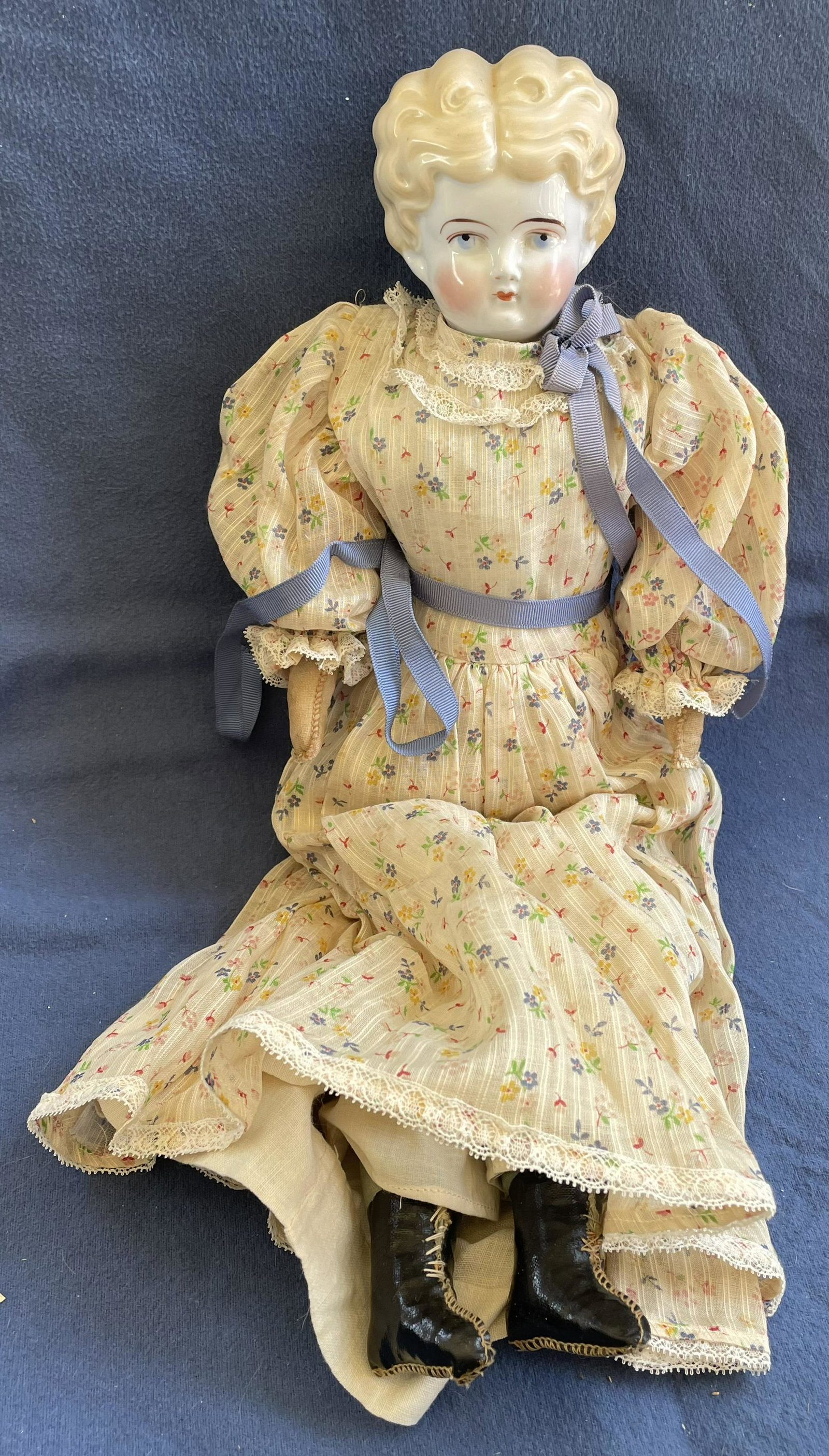 ANTIQUE 17" LOW BROW CHINA HEAD DOLL: ANTIQUE 17" LOW BROW CHINA HEAD DOLL - STAMPED WITH THE #4 - VINTAGE DRESS, LEATHER SHOES - CONDITION AS SEEN IN PHOTOS PROVIDED