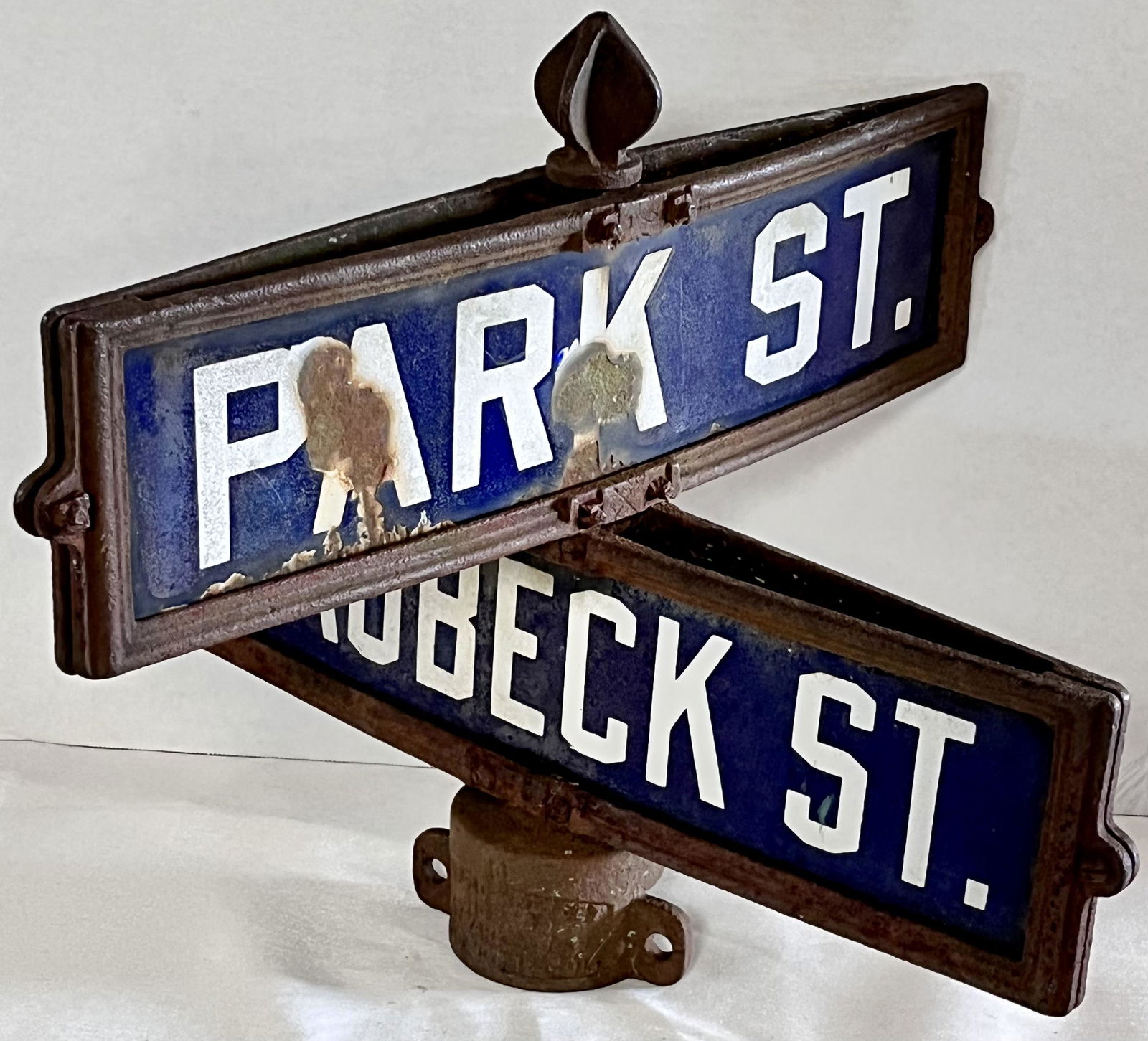 ANTIQUE DOUBLE ENAMEL AND CAST IRON STREET SIGN (1 of 7)