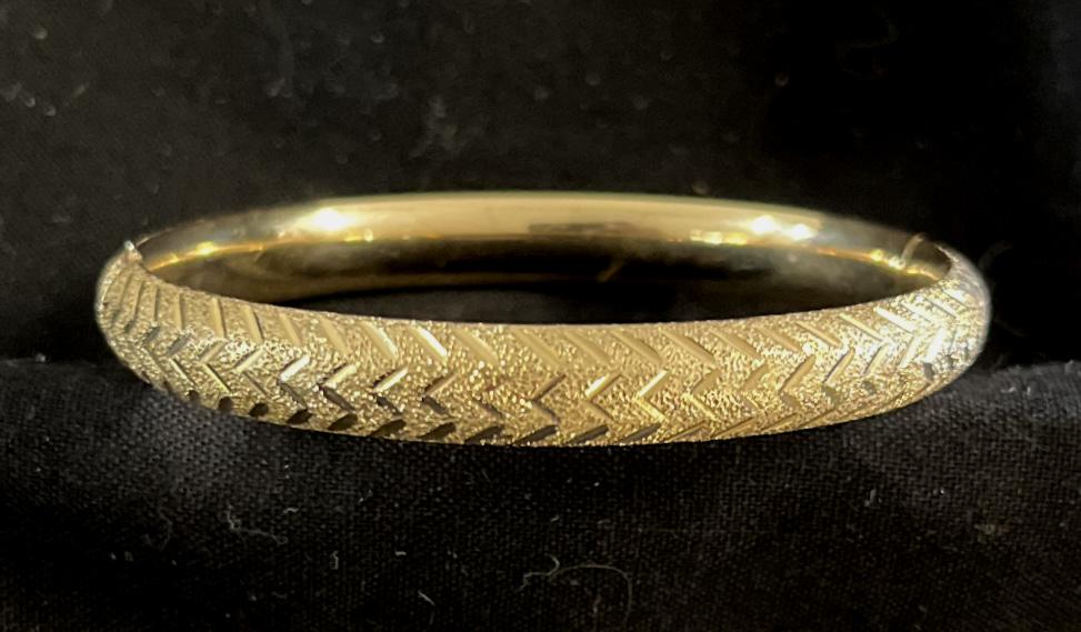 BRIGHT CUT 14K YELLOW GOLD BANGLE BRACELET (1 of 5)