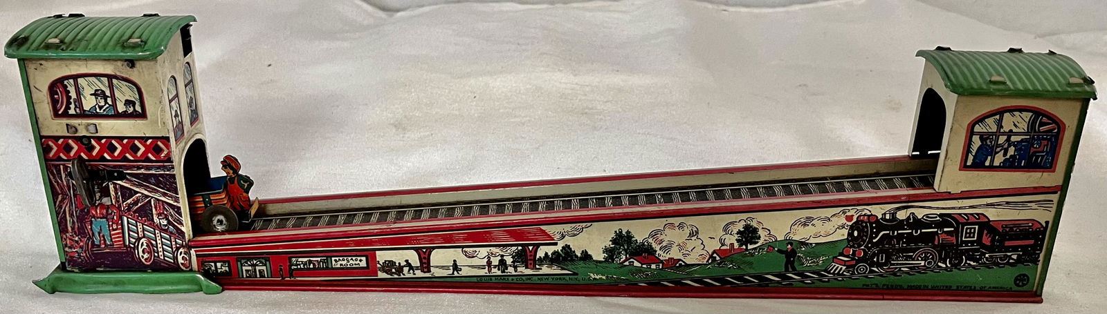 MARX TIN LITHO RAILROAD COAL CAR TOY (1 of 13)