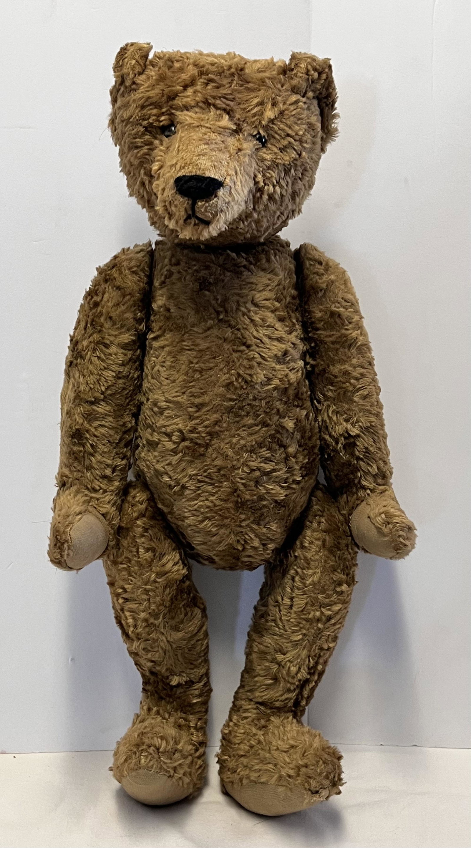 19" ANTIQUE JOINTED HUMPBACK TEDDY BEAR: 19" ANTIQUE JOINTED HUMPBACK TEDDY BEAR - BUTTON EYES, STITCHED NOSE AND MOUTH - GOOD OVERALL CONDITION