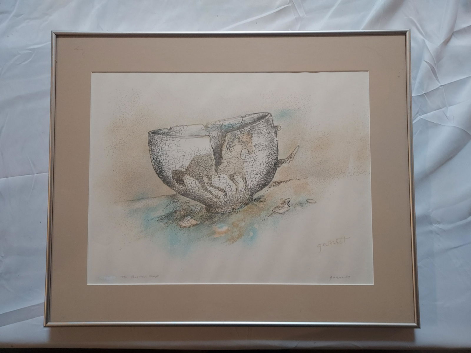 Adams Wirt Garrett broken tea cup with a horse: Garrett broken tea cup with a horse 27 1/4 x 22 1/4 x 1 5lb 6 oz Condition as pictured, unless otherwise noted. If you have any question please contact us.