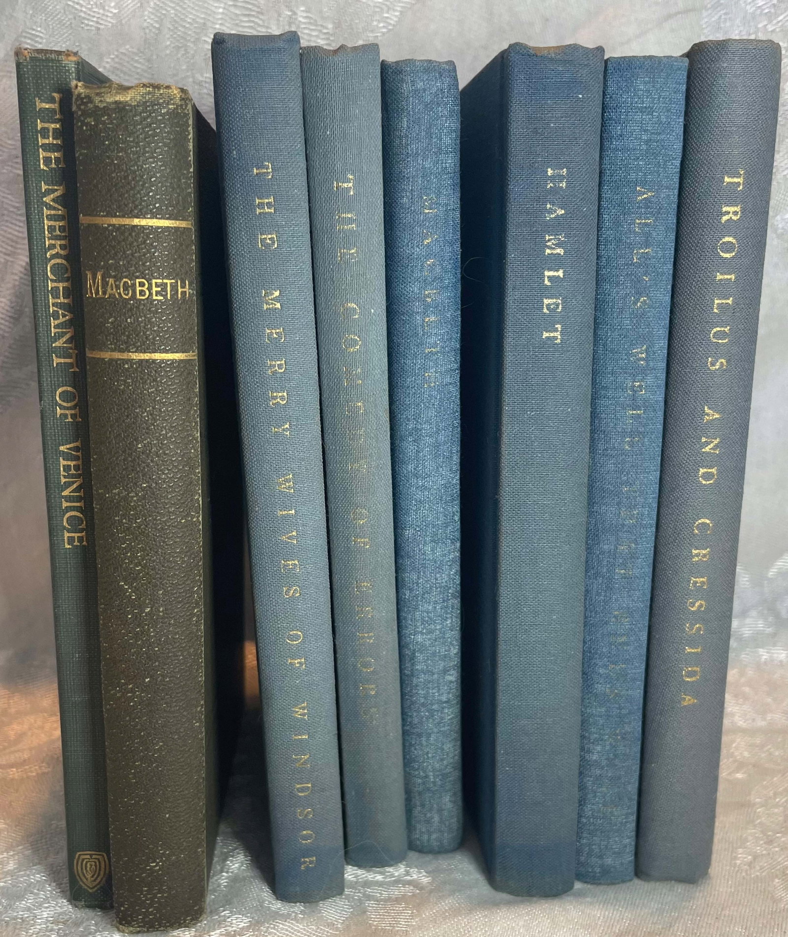 SHAKESPEARE LOT - LOT OF 8: THE NEW HUDSON SHAKESPEARE: THE MERCHANT OF VENICE, INTRODUCTION AND NOTES BY HENRY NORMAN HUDSON, 1906, SCHOOL EDITION, SHAKESPEARE'S TRAGEDY OF MACBETH. WITH INTRODUCTION, AND NOTES EXPLANATORY AND 