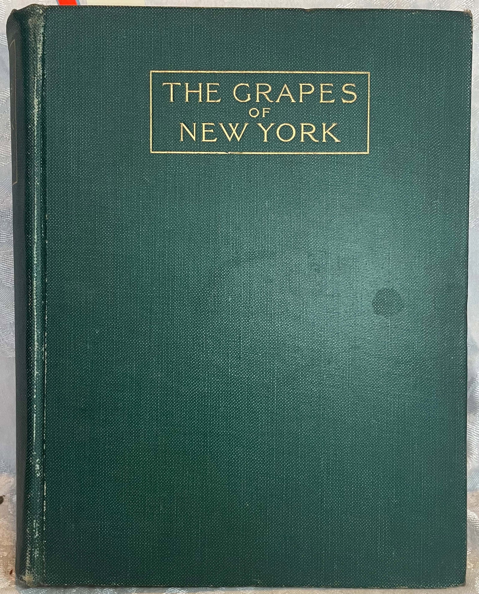 STATE OF NEW YORK DEPARTMENT OF AGRICULTURE FIFTEENTH ANNUAL REPORT VOL 3 PT II: THE GRAPES OF NEW (1 of 17)