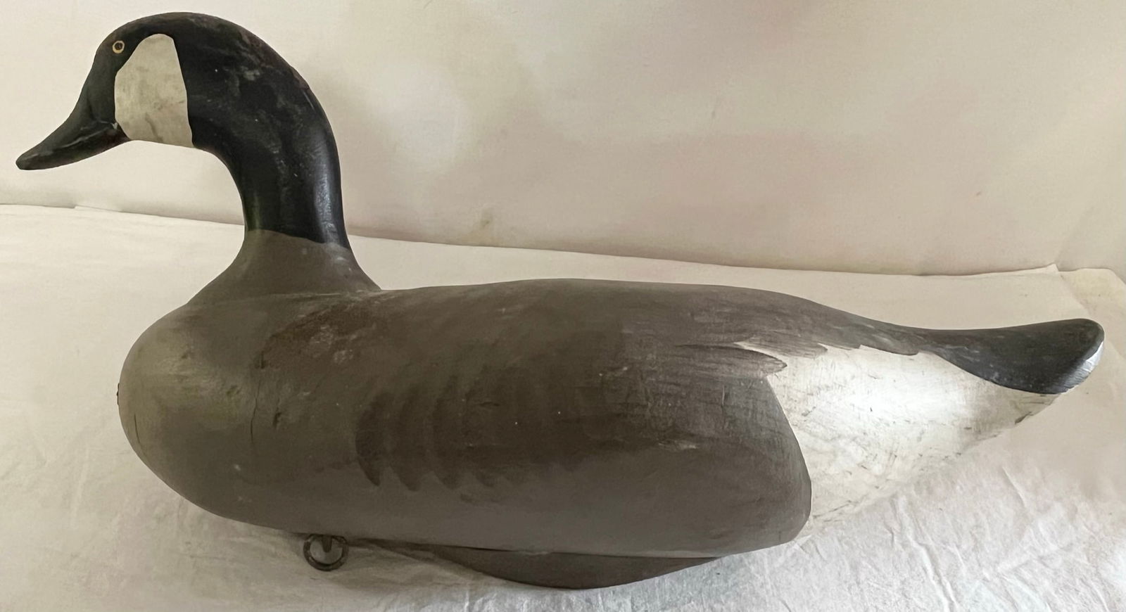 WOODEN CANADA GOOSE WORKING DECOY (1 of 14)