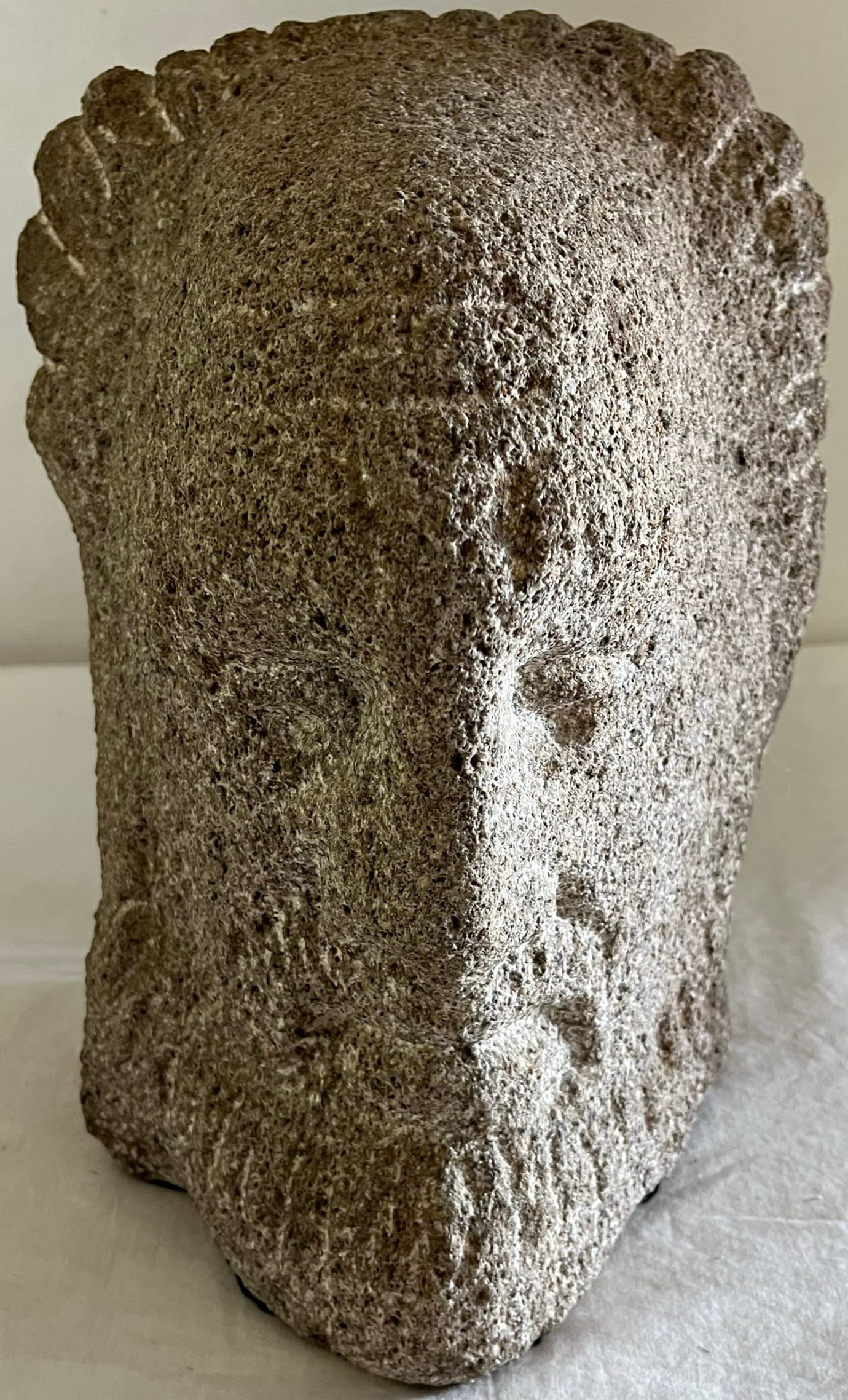 ARTIST SIGNED STONE SCULPTURE OF A BUST - SIGNED "SAUSS" (1 of 11)