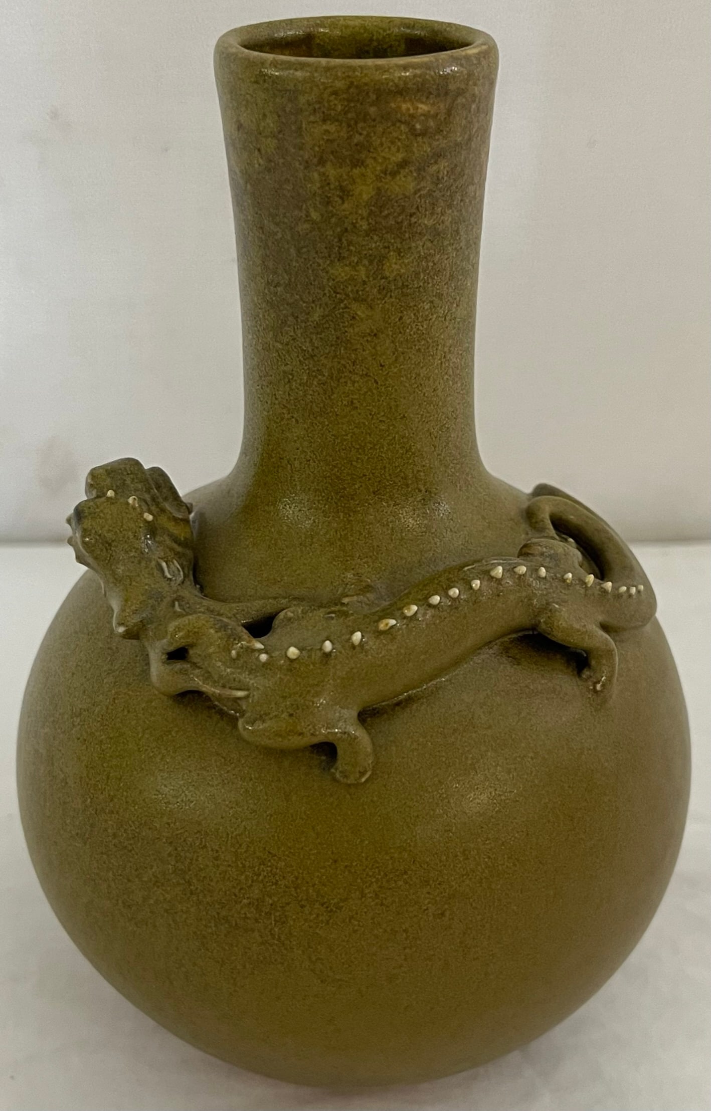 CHINESE QING DYNASTY GUANGXU TEA DUST VASE W/ DRAGON (1 of 11)