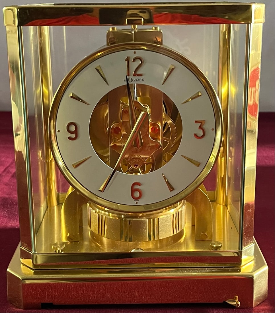 VINTAGE LECOULTRE ATMOS BRASS PERPETUAL MOTION SHELF CLOCK (1 of 17)