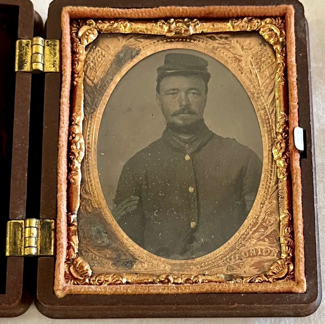 CIVIL WAR ERA DEGUERROTYPE OF CIVIL WAR SOLDIER (1 of 7)