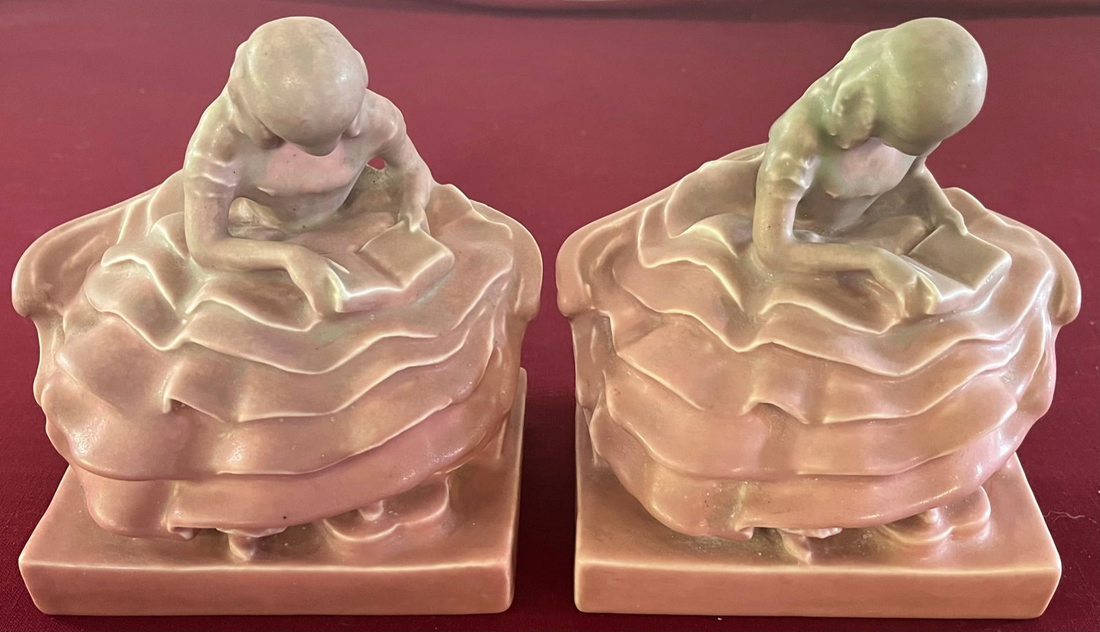 PR. CIRCA 1945 FIGURAL ROOKWOOD BOOKENDS (1 of 8)