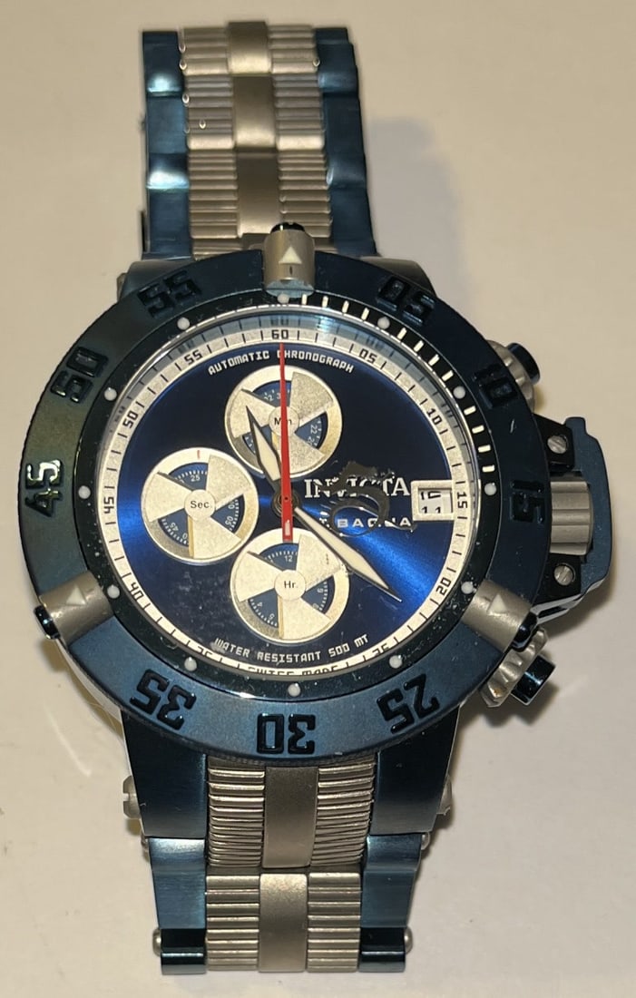 SWISS MADE INVICTA SUBAQUA DIVER'S WATCH - MODEL 11645 (1 of 14)