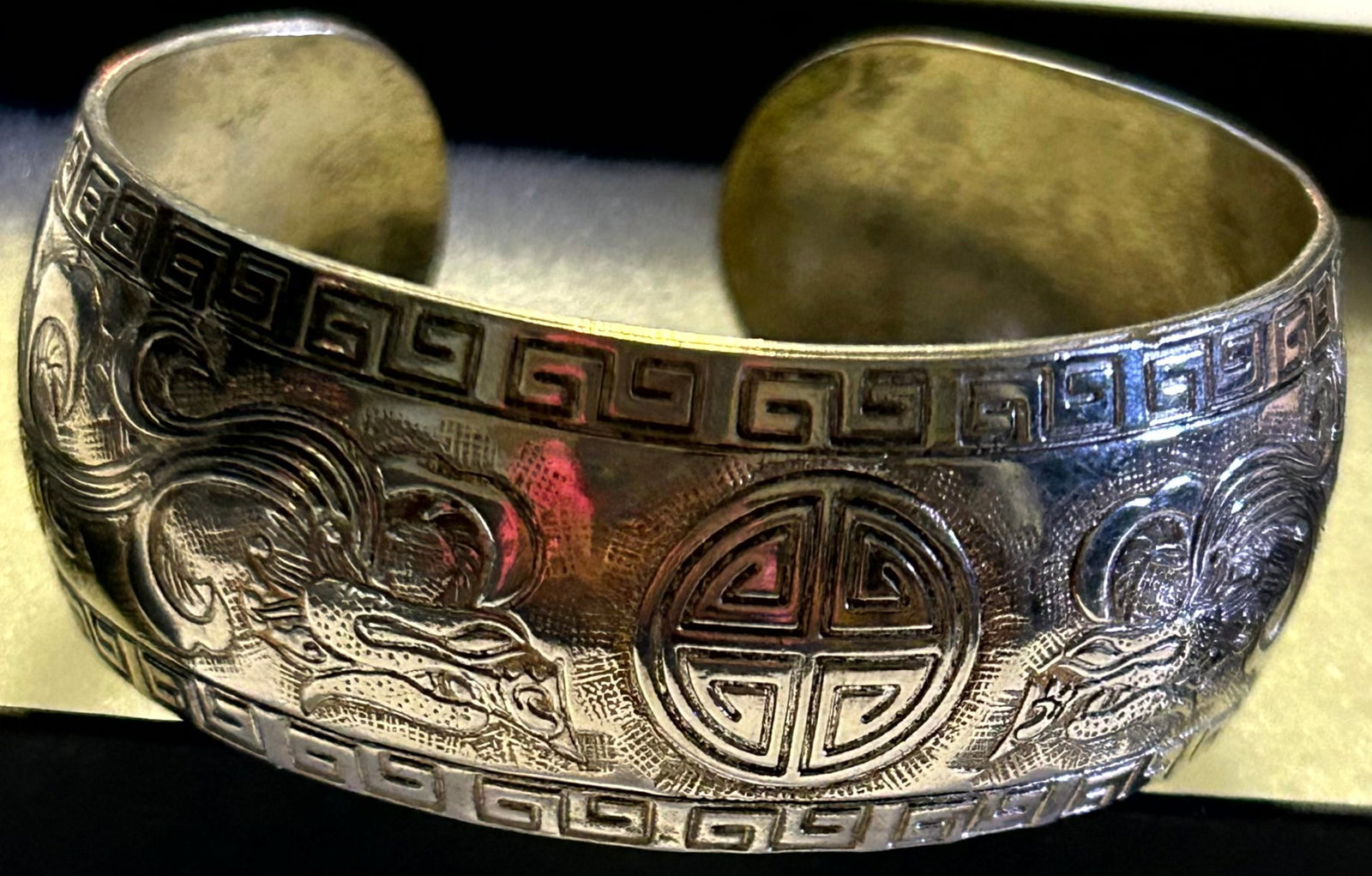 ASIAN STERLING SILVER CUFF BRACELET WITH ENGRAVED DRAGONS - 34 GRAMS (1 of 4)