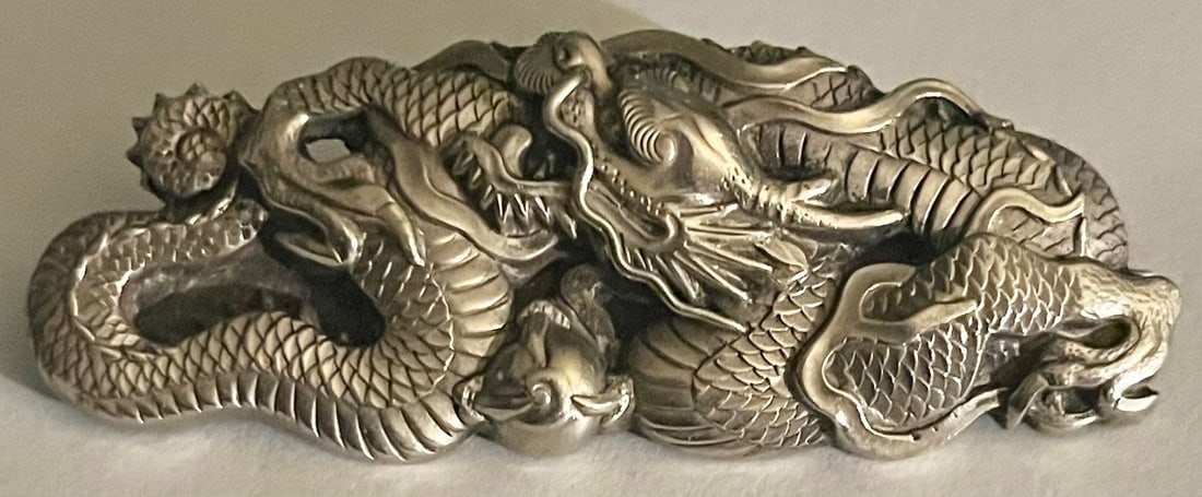 ELABORATE JAPANESE MANUKI SWORD STYLE DRAGON BROOCH / PIN: ELABORATE JAPANESE MANUKI SWORD STYLE DRAGON BROOCH / PIN - 2 5/16" X 7/8"