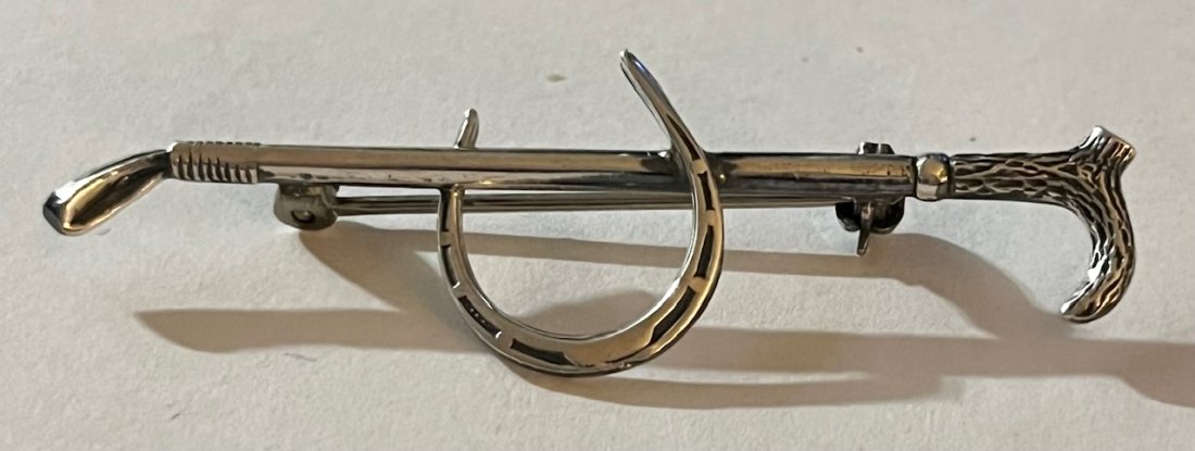 VINTAGE STERLING SILVER EQUESTRIAN RIDING CROP HORSESHOE BROOCH / PIN (1 of 7)