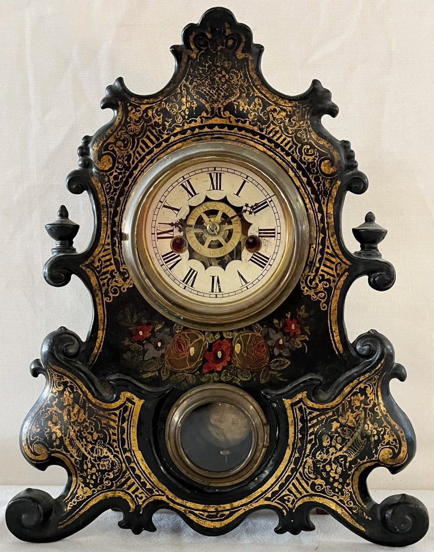 VICTORIAN CAST IRON FRONT MANTLE CLOCK (1 of 4)