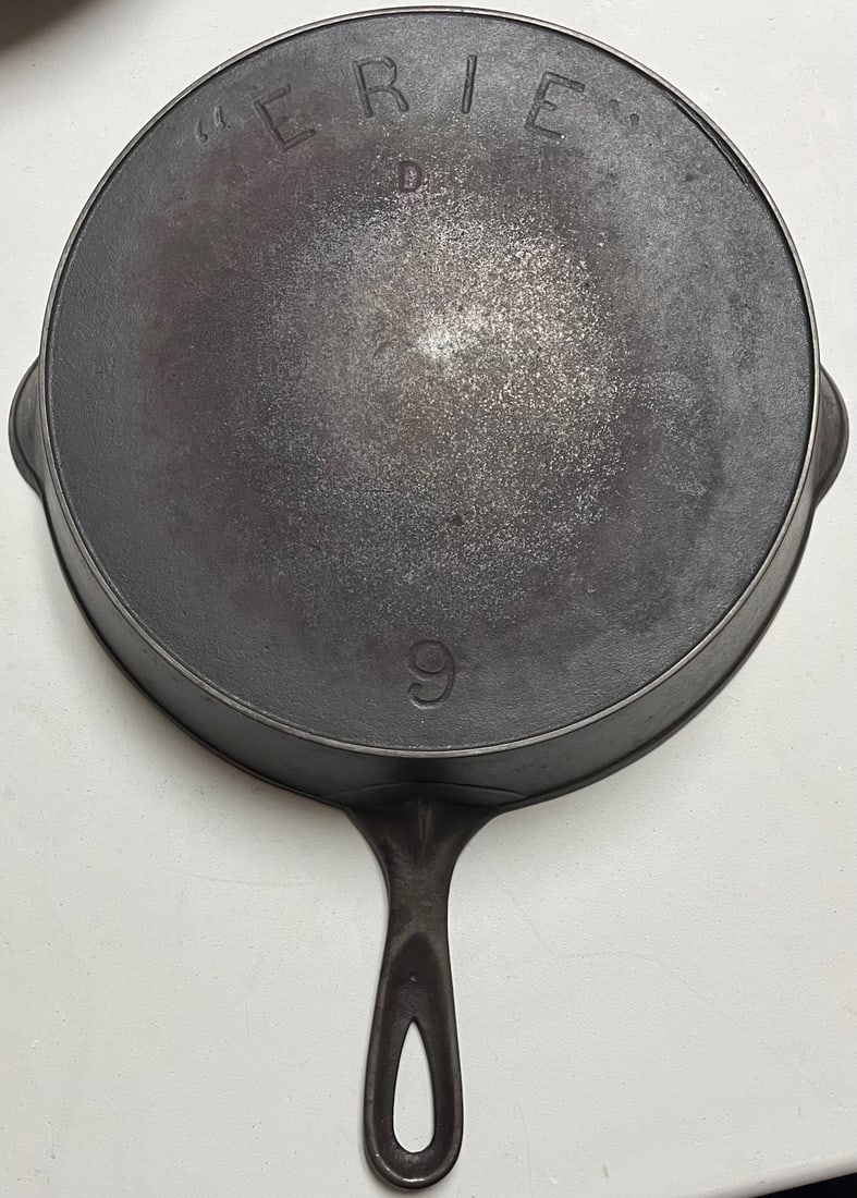 GRISWOLD "ERIE" #9 CAST IRON SKILLET D: GRISWOLD "ERIE" #9 CAST IRON SKILLET D WITH SMOKE / HEAT RING