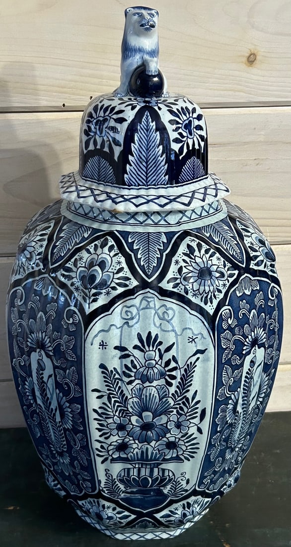 LARGE BLUE WHITE DELFT JAR WITH LID - "PETRUS REGOUT & CO." (1 of 10)