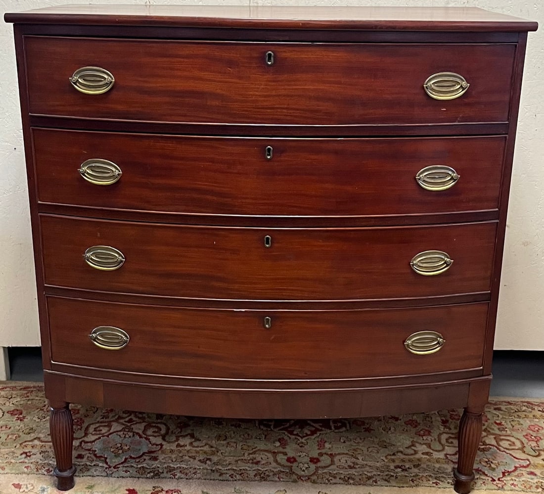 EARLY 19TH C. AMERICAN SHERATON BOWFRONT CHEST (1 of 8)
