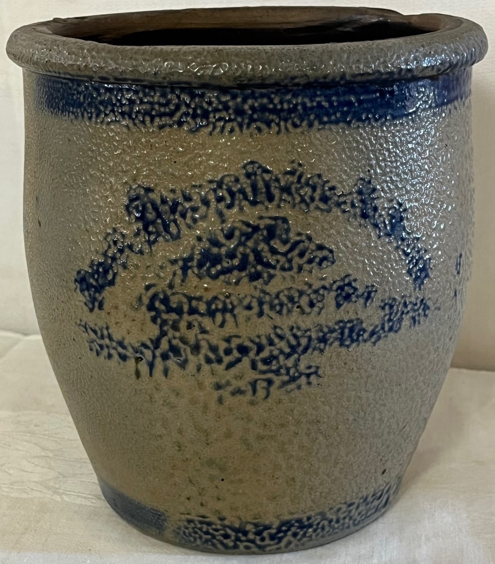 19TH C. BLUE STENCILED 1 1/2 OR  2 GAL. PA. CROCK (1 of 9)