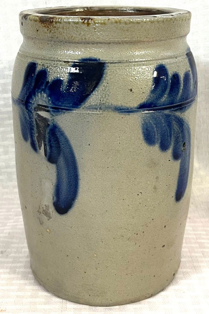 19TH C. BLUE DECORATED PENNSYLVANIA STONEWARE JAR (1 of 11)