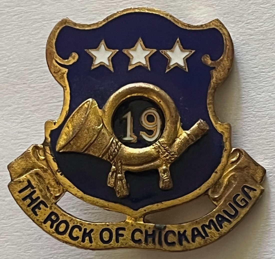 WWI BRASS ENAMELED 19TH INFANTRY UNIT CREST PIN