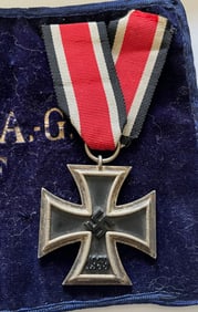 GERMAN WWII NAZI IRON CROSS - SECOND CLASS 1939 (IRON CORE)