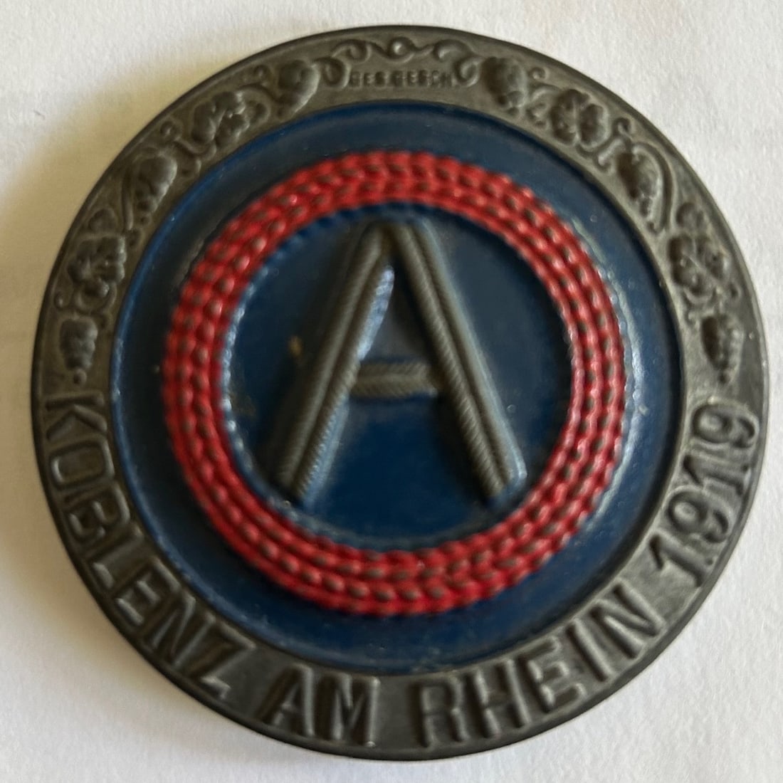 BADGE / MEDAL FROM KOBLENZ GERMANY 1919 - 2 1/4" DIAMETER: BADGE / MEDAL FROM KOBLENZ GERMANY 1919 - COMMEMORATIVE ITEM (HAND MIRROR) FROM U.S. OCCUPATION OF KOBLENZ GERMANT AFTER WWI