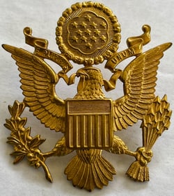 WWII USAAF US ARMY AIR FORCE EAGLE INSIGNIA OFFICER'S CAP BADGE