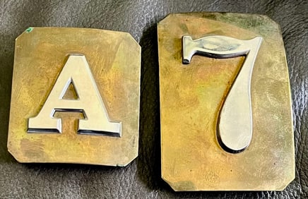 LOT OF 2 ANTIQUE BRASS MILITARY WAIST BELT PLATES / BUCKLES