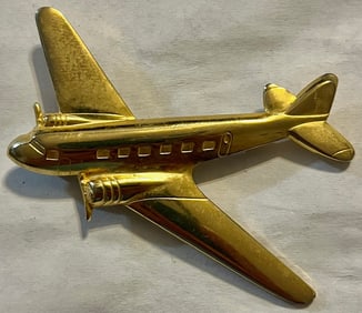 LATE 1930'S DC3 AIRCRAFT LAPEL PIN