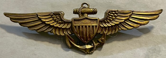 WWII GOLD FILLED WWII NAVAL PILOT WINGS - LGB BALFOUR CO.