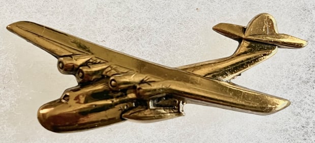 1930'S PAN AM "CLIPPER" GILT BRASS SEAPLANE AIRPLANE PIN