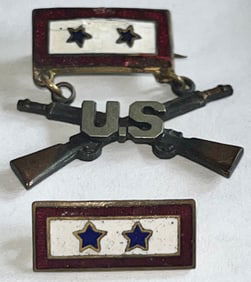 LOT OF 3 PIECES - WWII U.S. MILITARY PINS