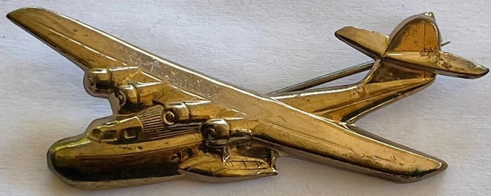 1930'S PAN AM "CLIPPER" MARTIN M-130 GILT BRASS SEAPLANE AIRPLANE PIN